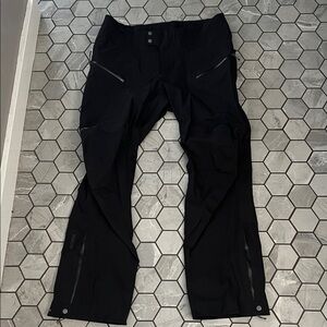 Patagonia Black Storm Shift Ski Pant size Large 33-36